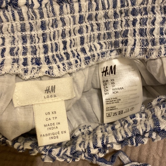 H&M white and blue stripped skirt. Size Xs. - Picture 7 of 10
